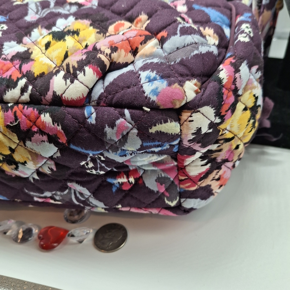 Vera Bradley Med Sized Floral Quilted Bag - Purple Like New - Picture 10 of 12
